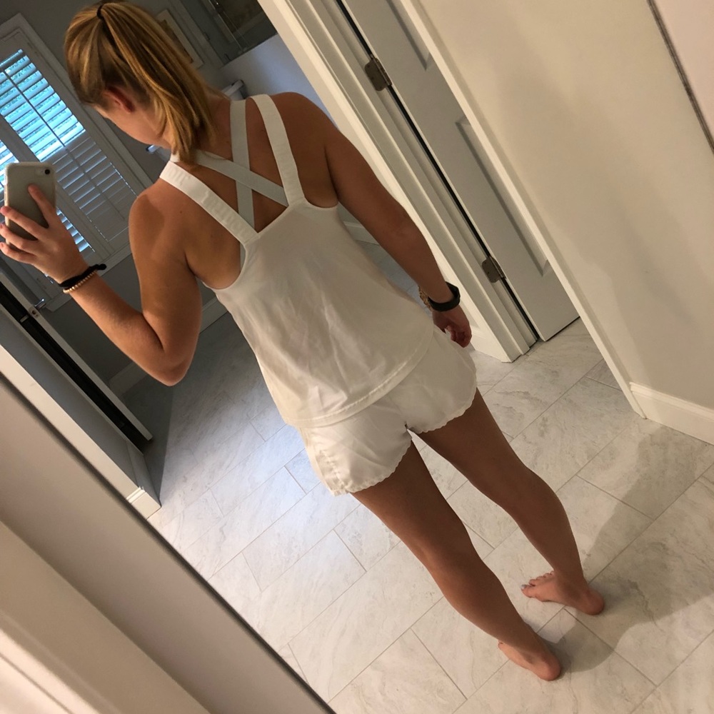 2 Nike Women’s Shirt - Picture 5 of 8